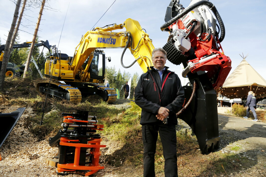 NYHETER: Roy Holseter i Silva System med KX350 bioklippeaggregatet og en ny Komatsu PC210LC gravemaskin tilpasset skogsdrift. NYHETER: Roy Holseter i Silva System med KX350 bioklippeaggregatet og en ny Komatsu PC210LC gravemaskin tilpasset skogsdrift.