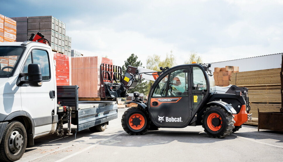 KOMPAKT: Nye Bobcat teleskoplaster TL25.60 er bygd kompakt og utvider R-serien fra Bobcat til 11 maskiner.