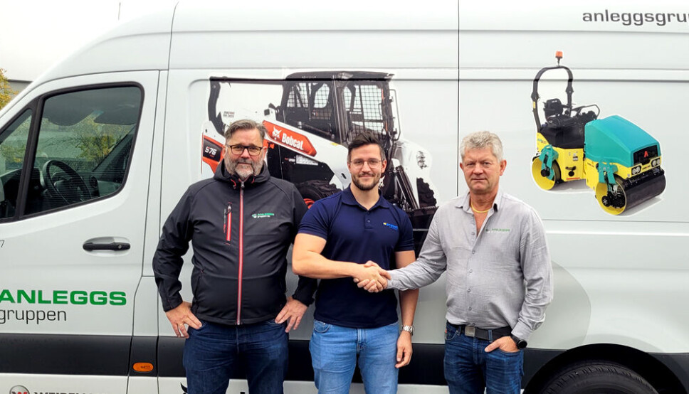 Fra venstre: Cato Holmen (produktansvalig Probst i Anleggsgruppen), David Unser (Area Sales Manager Probst) og Per Gunnar Holmgren (daglig leder i Anleggsgruppen).