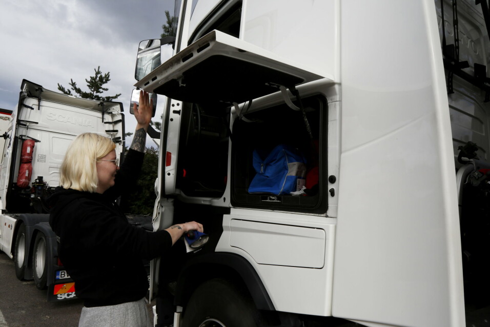 ORDEN: Det er viktig å ha gode systemer og orden i sakene når man kjører bil. Å ta vare på utstyret er også en del av jobben.