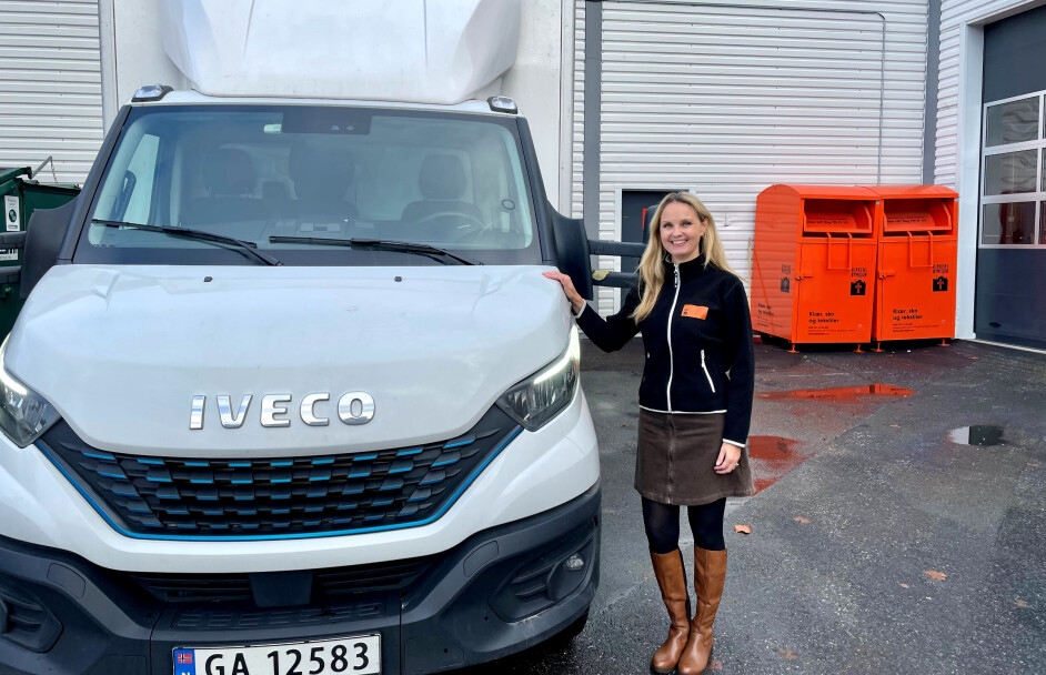 Kirkens Bymisjon Miljø AS er én av dem som påvirkes av bompengefritaket for biogasskjøretøy i Osloområdet. De transporterer flere tonn gjenbruktekstiler inn og ut av Oslo i en IVECO Daily sjutonns lastebil på biogass. Daglig leder Hege Stenmarck er veldig fornøyd med at de sparer tusenvis av kroner nå i bomringen i Oslo.