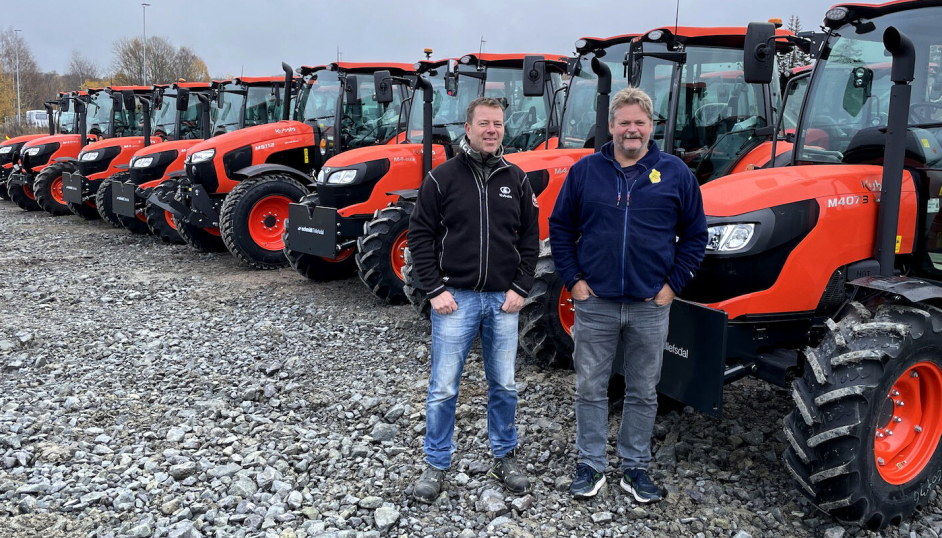 Fra venstre: Rune Teigen Sjøl (regionssjef i Nellemann Machinery) og Dag Ellefsrud (kjøresjef i Vaktmesterkompaniet).