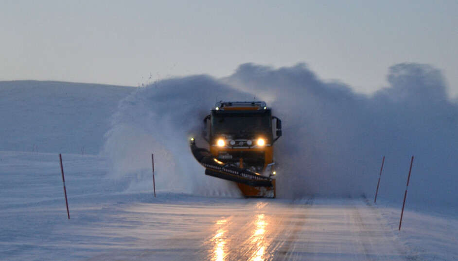 Statens vegvesen jobber for å holde veiene åpne året rundet, men på vinterstid kan været gjøre det umulig. Nå kan du få varsel på SMS hvis din fjellovergang eller vei må stenge.