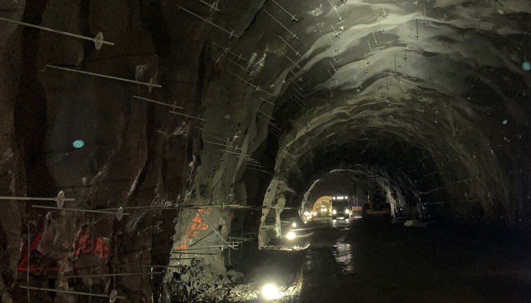 Pretec leverte alt av festemateriell til tunnelinnredningen i Skanska-prosjektet Nordøyveien i Møre og Romsdal (bildet). Nå kjøper Pretec den økonomisk svare Fauske-bedriften Galvano Industri som blant annet produserer metallprodukter til fjellsikring. Pretec leverte alt av festemateriell til tunnelinnredningen i Skanska-prosjektet Nordøyveien i Møre og Romsdal (bildet). Nå kjøper Pretec den økonomisk svare Fauske-bedriften Galvano Industri som blant annet produserer metallprodukter til fjellsikring.