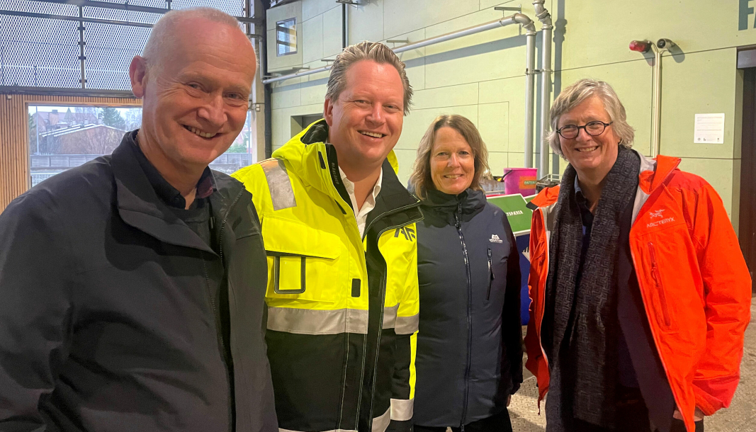 Mepex og AF går sammen for å styrke tjenestene innen sirkulærøkonomi, avfall og gjenvinning. Fra venstre: Petter Thorback (Mepex), Eirik Wraal (AF Gruppen), Kathrine Kirkevaag og Frode Syversen (Mepex).