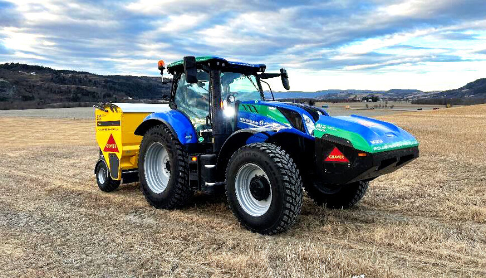 Graver AS i Trondheim skal bruke fire slike New Holland T6.180 EC Methane-traktorer til klimavennlig vinterdrift av veier i Trondheim.