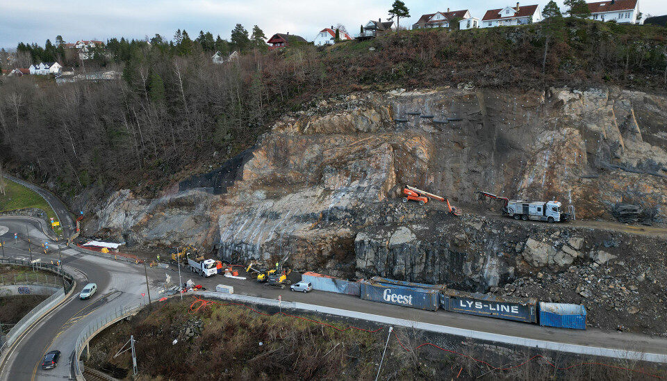 Blakstadheia desember 2022. Rundkjøringen nederst i Blakstadkleiva til venstre.