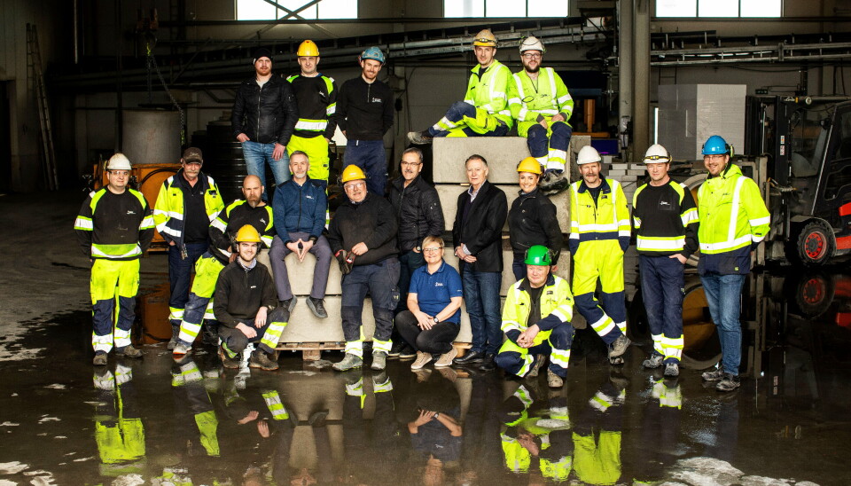 MIDT-NORSK JUBELGJENG: Fremste rad: Erlend Norum Olsen, Åse Øksnes, Rune Nøstvold Øien. Midterste rad: Adrian Blazinski, Robert Finstad, Cato Flått, Erik Sakshaug Hynne, Arne Jørgen Hallan, Roar Olsen, Svein Eggen, May Eva Sundli, Ståle Olav Kjeøy, Alf Tommy Green, Jan Magnus Bragstad. Øverste rad: Morten Vegard Tiller, Vladimir Makarevics, Arnstein Solberg, Kristoffer Hafskjold Okstad, Rodgeir Geving. (Foto: Ole Alexander Kirknes)
