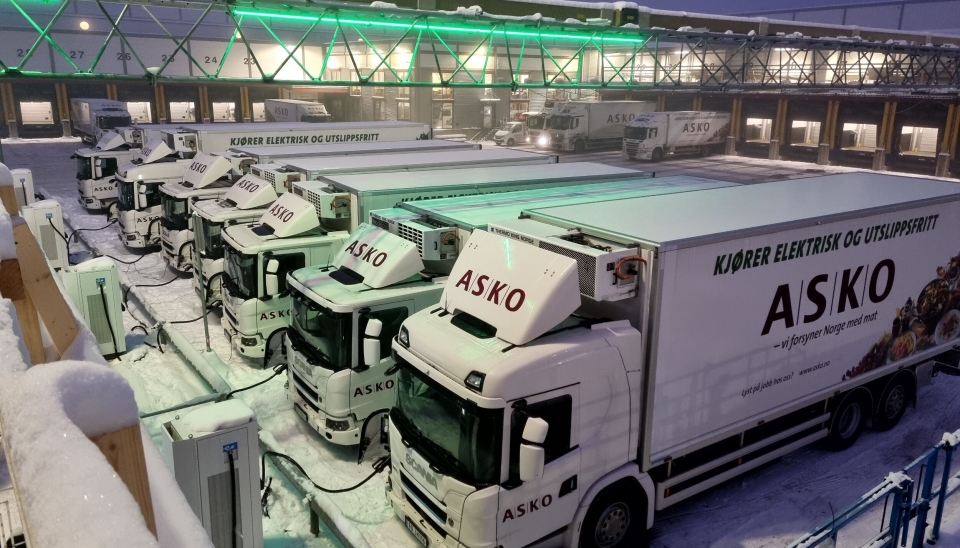 ABB leverer ladeinfrastruktur for elektriske lastebiler til Askos hovedlager i Vestby.