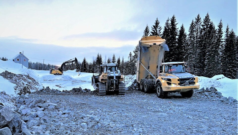 Veifylling omtrent midt i parsellen Fjerdingen-Grøndalselv. Foto: Geir Skjold-Johnsen / Statens vegvesen.