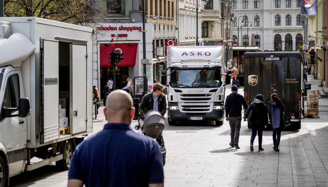 Bykjernen trenger mye tilførsel av varer for å trekke til seg handleglade nordmenn til butikkene. Nå er det økt trykk for å gjøre bydistribusjonen utslippsfri, ikke bare innenfor ring 1, men også ring 2. Bykjernen trenger mye tilførsel av varer for å trekke til seg handleglade nordmenn til butikkene. Nå er det økt trykk for å gjøre bydistribusjonen utslippsfri, ikke bare innenfor ring 1, men også ring 2.
