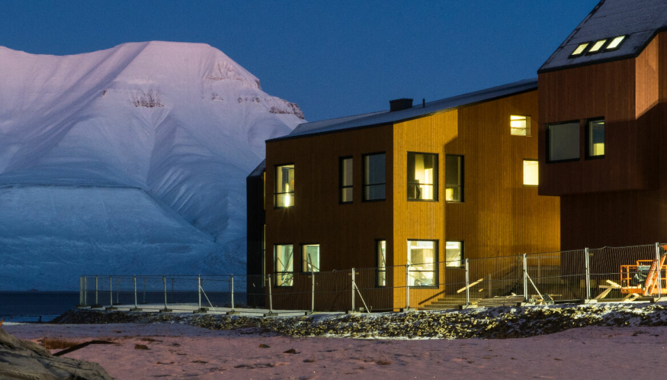 Hæhre Arctic har vært totalentreprenør ved byggingen av skolebygg med internat for Store Norske i Longyearbyen på Svalbard.
