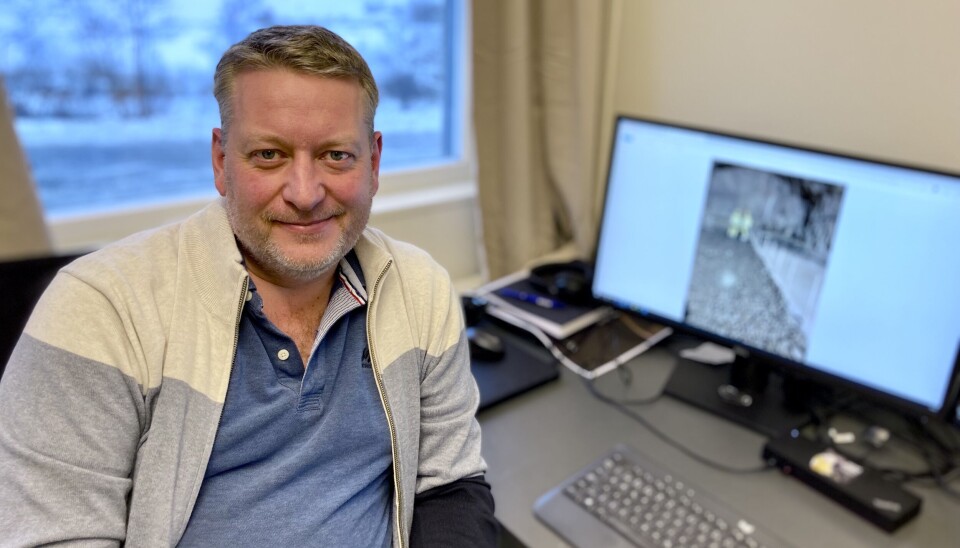 - Med en reduksjon av vanninnholdet minsker transportbehovet, og dermed også CO2-utslippene, forklarer prosjektleder for E39 Lyngdal øst-Lyngdal vest, Adler Enoksen, fra Implenia Stangeland.
