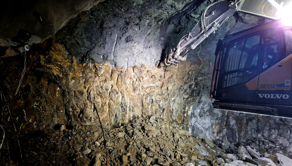 Hardt og tørt, men ikke fjell: 600 meter inn i Bergåstunnelen har tunneldriverne sprengt seg inn i løsmasser.