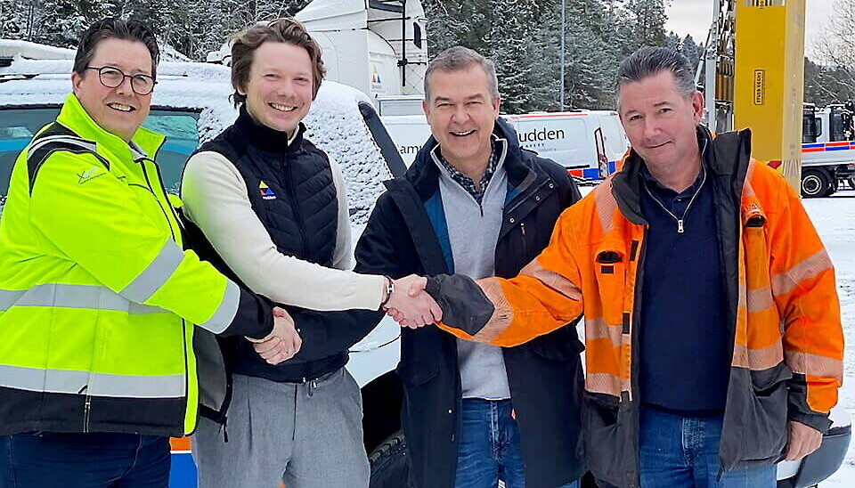 KJØPER VEIDRIFT: Fra venstre: Adm. direktør Roy Mevold i Ramudden Norge, konsernsjef Morten Finslo i Ramudden, gründer Frank Stabo i Veidrift og adm. direktør Henrik Østbye i Veidrift.
