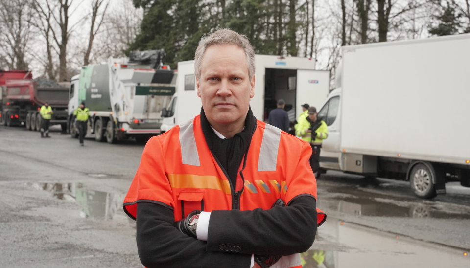 Samferdselsminister Jon-Ivar Nygård på kontroll av transportbransjen på Risløkka trafikkstasjon i Oslo i februar.