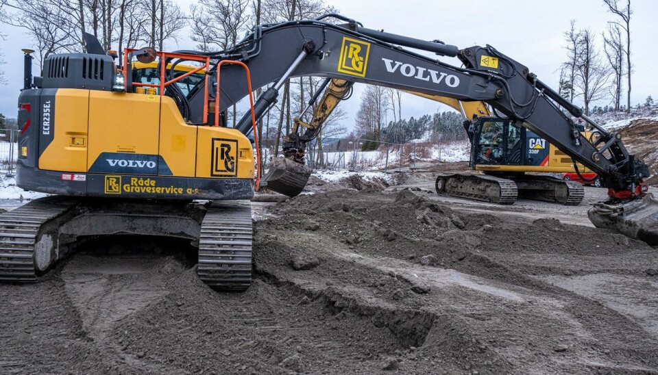 Råde Graveservice AS har 95 ansatte. Selskapet opplyser at det har solid økonomi, moderne og oppdatert maskinpark og en god ordrereserve.