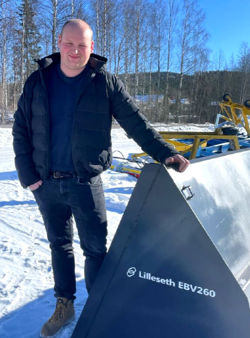 Produktansvarlig Audun Aaserud ved Lilleseths nye volumskuffe.