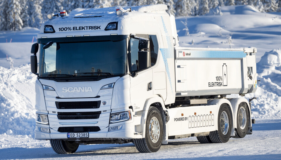 UTLEIE: Norsk Scania sitt utleiesenter på Kløfta har fått de tre første batterielektriske lastebilene til utleie. Disse er like som demobilene kundene fikk prøve under Scania Winter nylig.