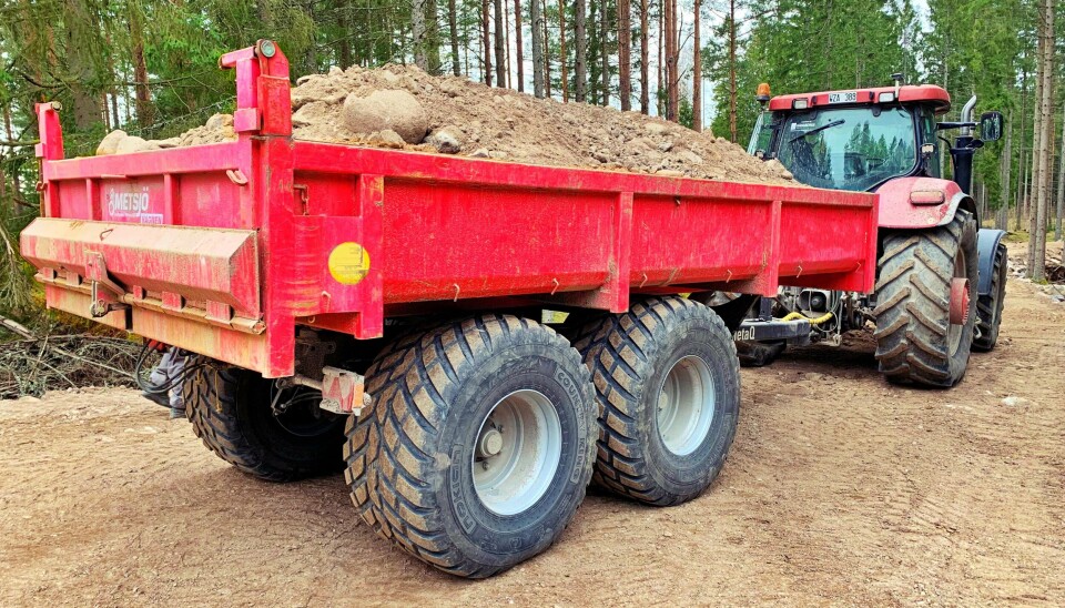 NY BOGGI: Svenske Metsjö lanserer hydraulisk fjæring på sin nye traktorhenger MetaQ 51. Foto: Metsjö.