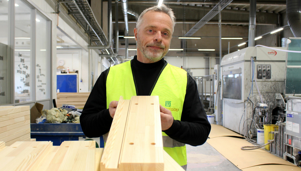 Rune Likværn er teknisk sjef på Modulveggers fabrikk i Modum. Han har ansvar for å samle inn data slik at alle materialer og komponenter får en egen EPD. Samlet skal dette beskrive ferdige produkters klimagassutslipp.