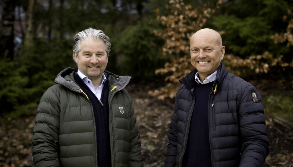 Daglig leder for Vestfold Fjellboring, Kenneth Svendsen (t.v.) fortsetter som leder for selskapet som skifter navn fra Vestfold Fjellboring til Nordisk Fjellsprengning. Til høyre står daglig leder i morselskapet Nordisk Bergteknik i Norge, Oddbjørn Røed.