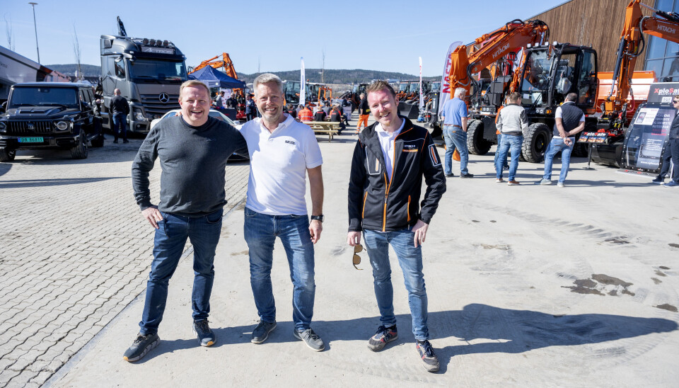 PLANLAGT: Tom Ola Bjerkestuen (t.v.), Ole Kristan Skauan og Henrik Thorstensen i Nasta ønsker velkommen til Vårslepp på avdelingen på Lillestrøm.