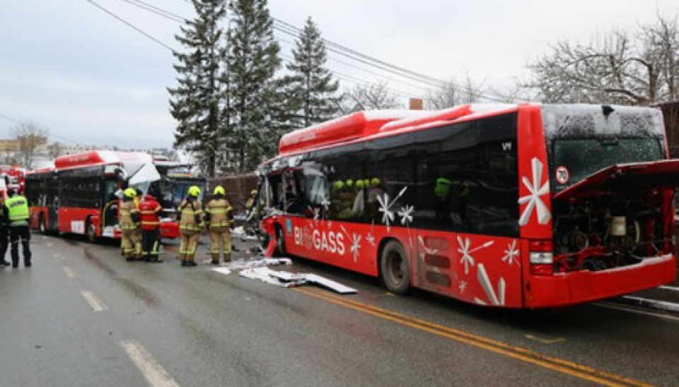 Bussulykke i Fredrikstad 28. desember 2022. En av bussene kom over i motgående kjørefelt og kolliderte i lav fart med møtende buss. Begge bussene fikk omfattende skader på førerplass i kollisjonen. En bussfører omkom, og en bussfører ble alvorlig skadet.
