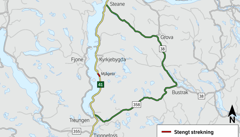 Mens riksvei 41 er stengt ved Mjågeto, er det skiltet omkjøring mellom Treungen og Steane.