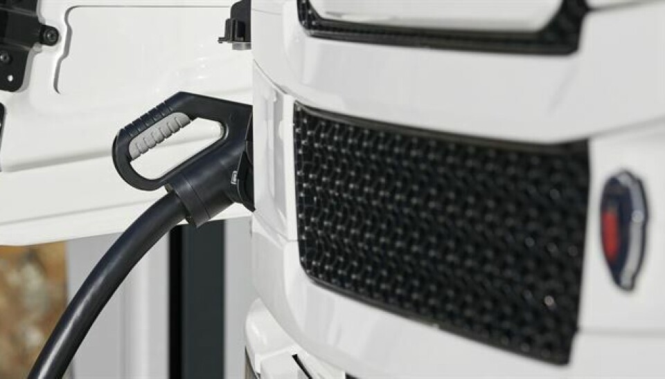 Scania gjør det lettere å lade langs vei