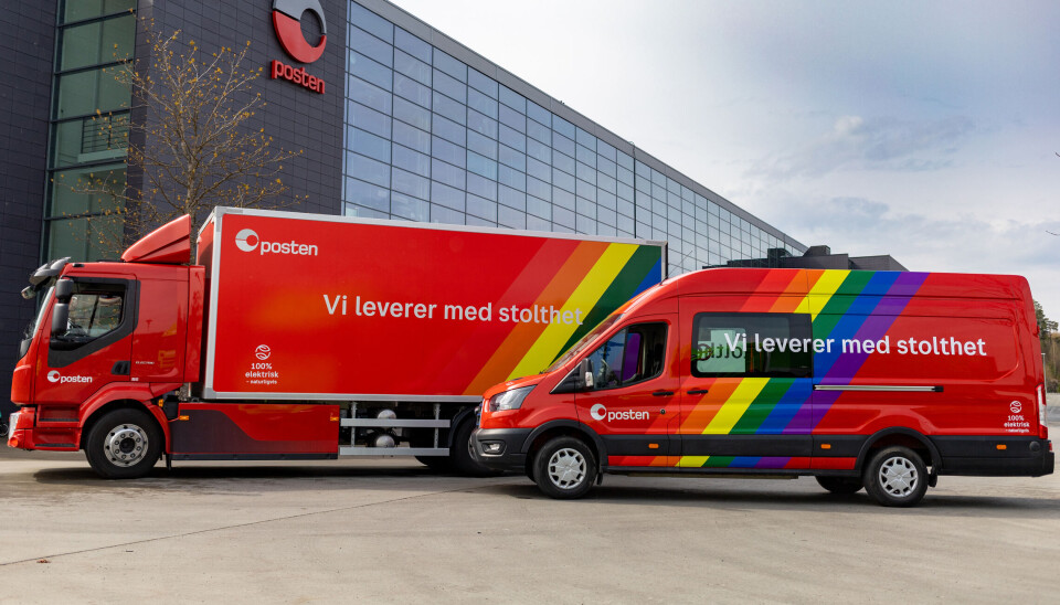 Postbiler med ny lakk