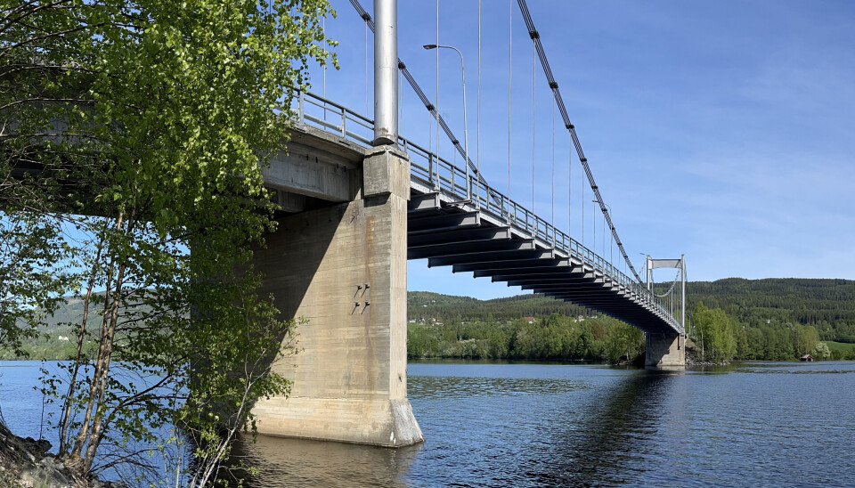 Fluberg bru over Randsfjorden i Søndre Land i Innlandet fylkes skal oppgraderes til å tåle vogntog på 60 tonn. Fluberg bru over Randsfjorden i Søndre Land i Innlandet fylkes skal oppgraderes til å tåle vogntog på 60 tonn.