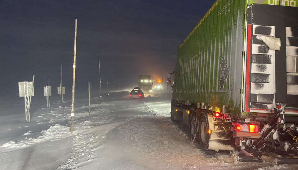Det var lite som minnet om sommer på rv. 7 på Hardangervidda i helgen.