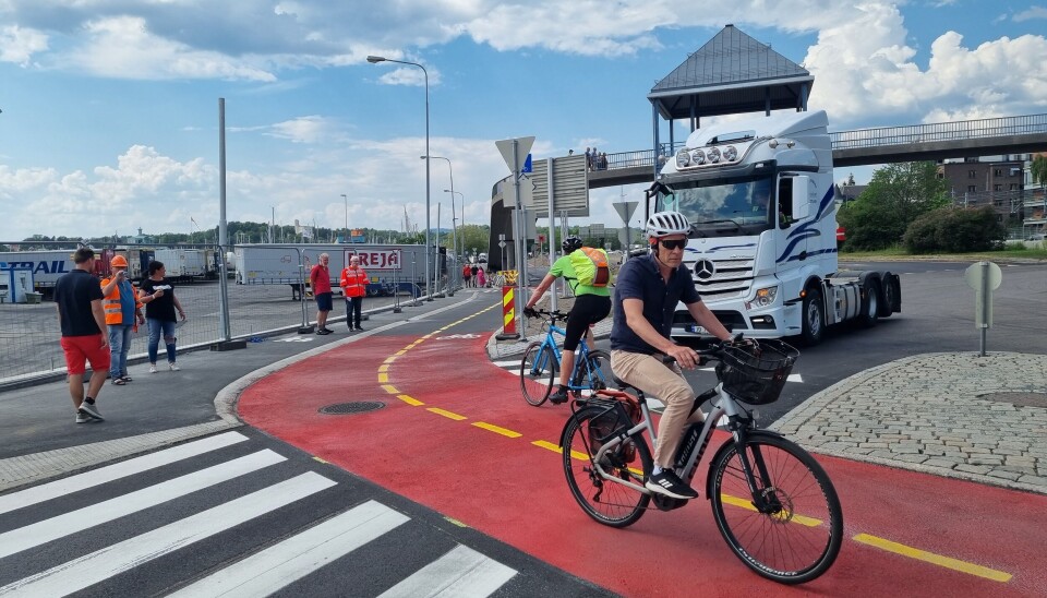 ENDRES: En snau uke etter at den nye rundkjøringen utenfor Color Lines brygge i Oslo var ferdig bygget, fjernes nå syklistenes forkjørsrett.