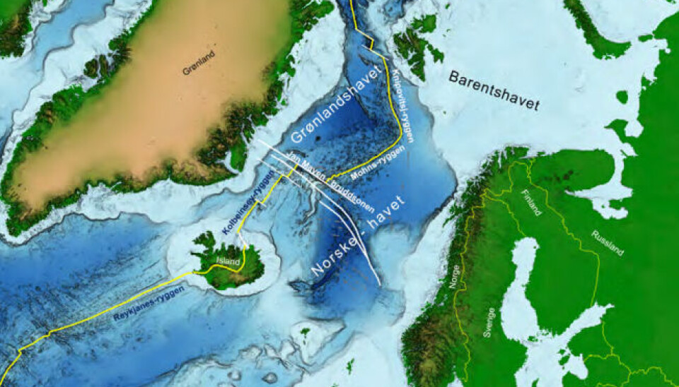 Kartfiguren viser de geografiske og geologiske hovedtrekkene i den nordlige delen av Atlanterhavet.
Dybdeforholdene er vist med sjatteringer i blått og er basert på det globale havdypsgridet SRTM 30 v8.
Aksen for midthavsryggene der den aktive havbunnsspredningen foregår er vist med gul linje, og de viktigste
segmentene er navngitt i hvit og blå skrift. De viktigste oseanske bruddsonene er markert med hvite linjer.