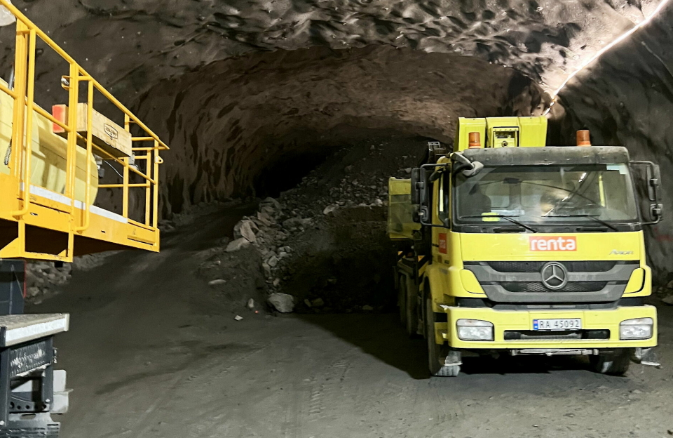 TEST: Her er Renta-utstyret, utleid til AG Tunnel, i tunnelen i Stockholm der det ble testet.