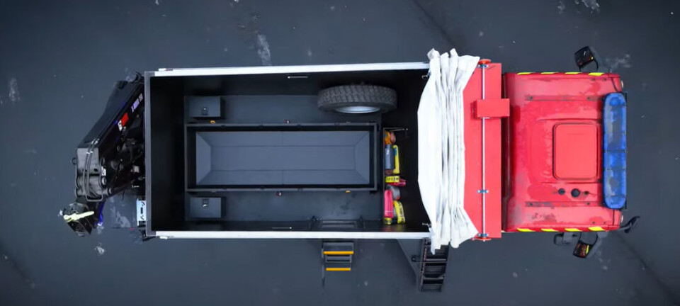 SOLID: Rakettene som plukkes opp i terrenget plasseres midt i kassa. Energien ved en eventuell eksplosjon går opp.