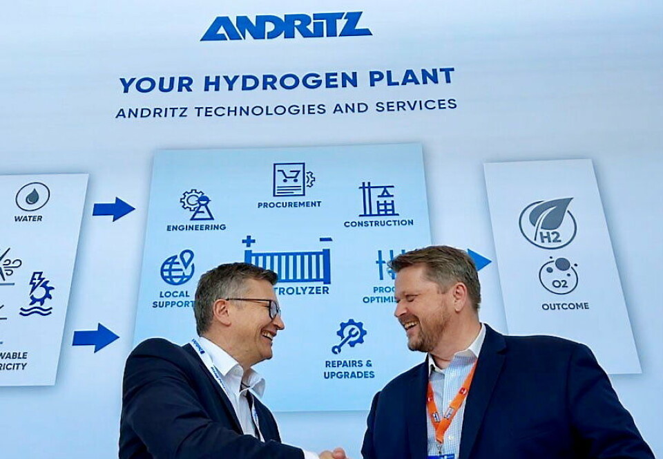 STRÅLENDE FORNØYD: Adm. direktør Tarjei Johansen (t.h.) i HydrogenPro, ert veldig fornøyd med å bli en del av satsningen på produksjon av hydrogen.