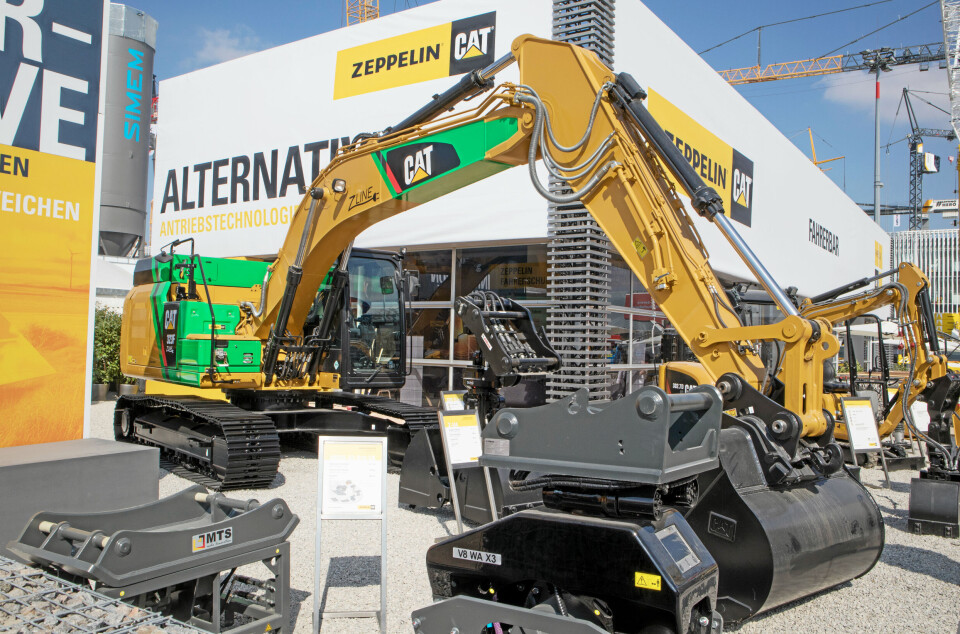 FOR DYRT: En norskbygd 320 Z Line på standen til Zeppelin på Bauma i 2019. Tyske kunder som må kjøpe elektriske maskiner uten spesielt gode støtteordninger, steilet imidlertid da de fikk høre prisen på maskinen. Men el-maskiner blir mer og mer aktuelt også sørover i Europa.
