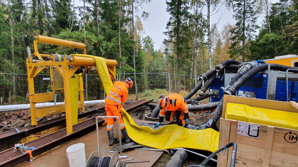 Installasjon av glassfiberstrømpe.
