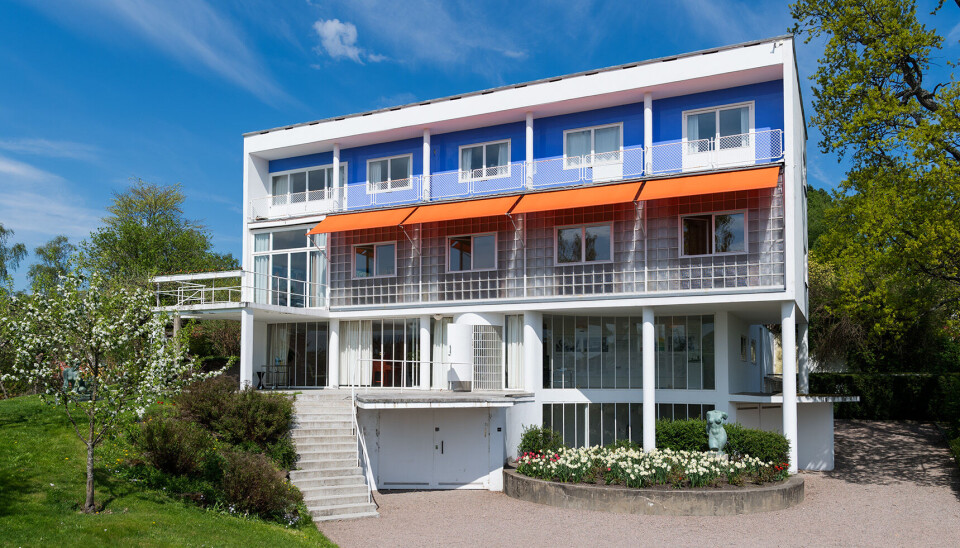 FUNKSJONALISME: Villa Stenersen i Oslo stod ferdig i 1939. Boligen, tegnet av Arne Korsmo, er et av Norges fremste eksempler på funksjonalisme. Etter at det ble avdekket omfattende korrosjonsskader, ble betongrehabilitering utført med blant annet mekanisk reparasjon og elektrokjemisk realkalisering. FUNKSJONALISME: Villa Stenersen i Oslo stod ferdig i 1939. Boligen, tegnet av Arne Korsmo, er et av Norges fremste eksempler på funksjonalisme. Etter at det ble avdekket omfattende korrosjonsskader, ble betongrehabilitering utført med blant annet mekanisk reparasjon og elektrokjemisk realkalisering.