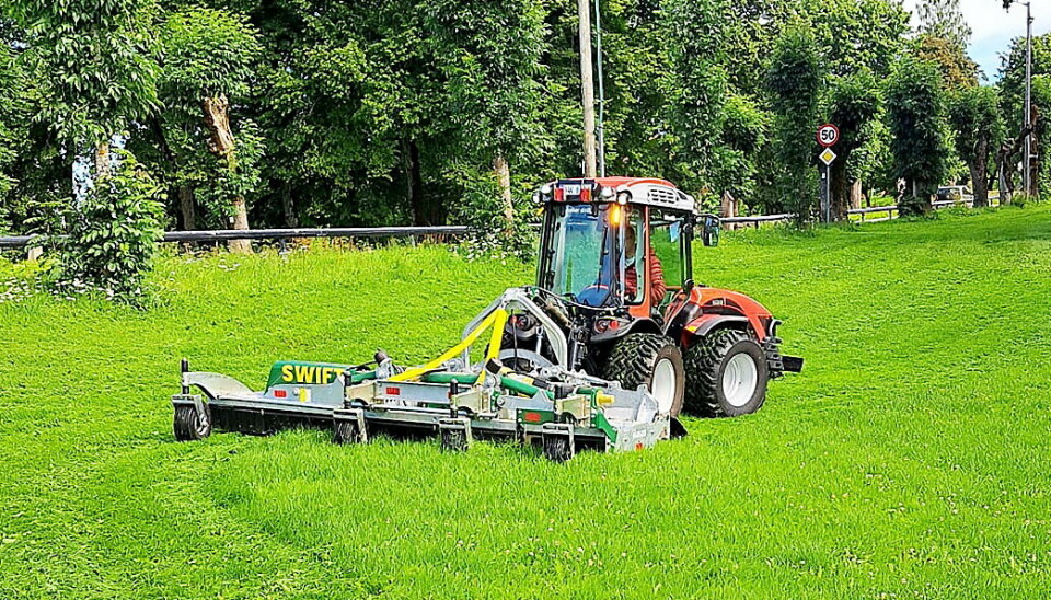 TESTET: - Kombinasjonen med traktor og aggregat var egentlig et prøveprosjekt, men det har fungert i hele sommer, sier Lier Traktor-sjefen.