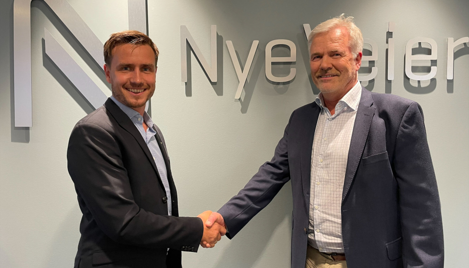 Kristian Nilsplass, prosjektleder i AF Gruppen og prosjektsjef Steinar Fretheim i Nye Veier er klare til å starte bygging av ny E6 mellom Lillehammer og Øyer i Innlandet.