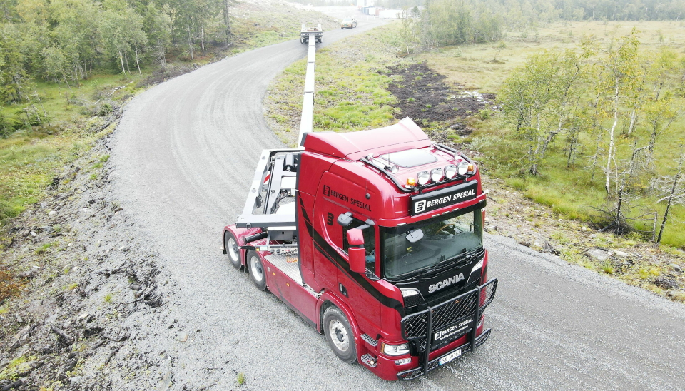 LENGST: Nylig fikk Bergen Spesial Transport Norges lengste henger, en Faymonville Wingmax som kan bli hele 69,95 meter lang.