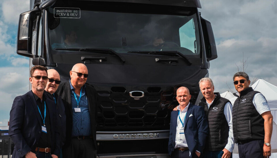 QUANTRON: Representanter for SR Group var på besøk i Tyskland våren 2023 for å se på nye hydrogenelektriske Quantron-lastebiler. På bildet: Dag Martin Smørdal (SR Group), Helge Hinna (SR Group), Roy Kristensen (SR Group), Gustav Sanne-Gundersen(SR Group), Bjørn Røstad (SR Group) og Anil Reddi (Quantron).