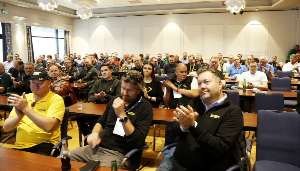 SALEN: Godt oppmøte til morgenmøtet før det hele starter.