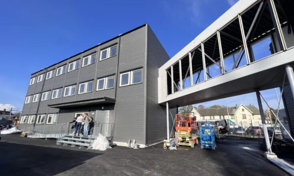 RIGG: Det er satt opp en ny brakkerigg i tilknytning til Bane Nors utbyggingsprosjekts brakkerigg i Moss sentrum. Her arrangeres det flere seminarer.