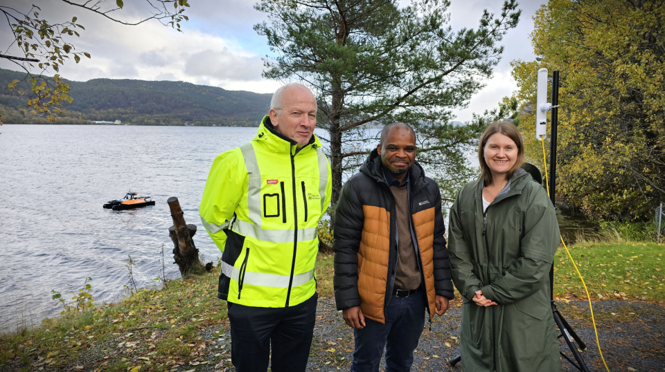 Bjørn Skulstad, avdelingsleder vannforsyning, Ålesund kommune, professor Professor i vann- og miljøteknikk ved Institutt for havromsoperasjon og byggteknikk, Razak Seidu og kommunalsjef Samfunn, Ålesund kommune, Sol Berntsen Slinning forventer å få oppdatert kunnskap om kvaliteten på drikkevannet, hvordan den forandrer seg og hvordan den påvirker dem som drikker av vannet gjennom DigiWater-prosjektet.