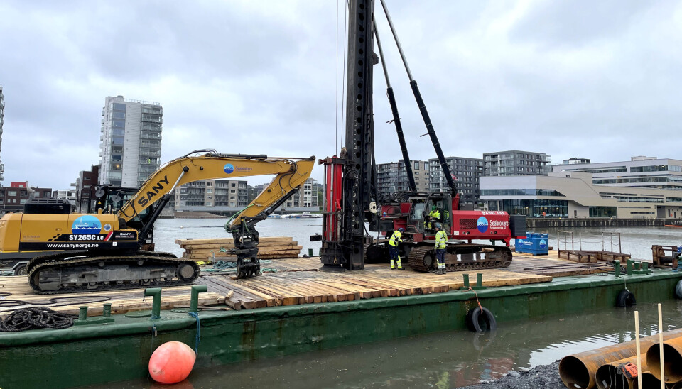 LEKTER: Bilde fra et pågående lekterjobb Seabrokers har i Jåttå, Stavanger.