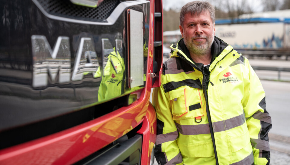 BÅDE OG: Forbundsleder Jim Klungnes i Yrkestrafikkforbundet er fornøyd med at det er en lønnsøkning blant utenlandske sjåfører som kjører i Norge, men ikke fornøyd med at de fleste fortsatt er under norsk minstelønn.